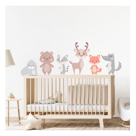 Wandtattoo Waldtieren über dem Babybett